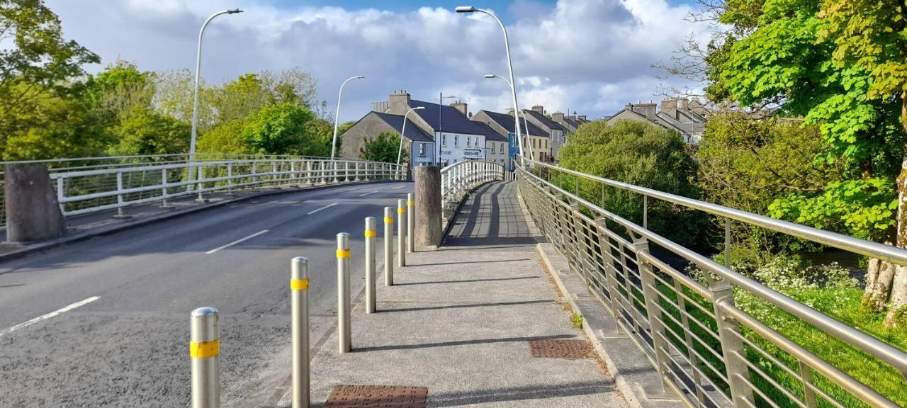 Louisburgh Cottages エクステリア 写真