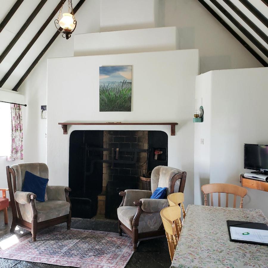 Louisburgh Cottages エクステリア 写真