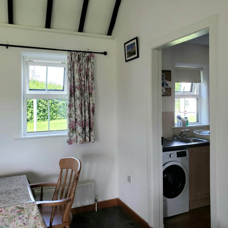 Louisburgh Cottages エクステリア 写真