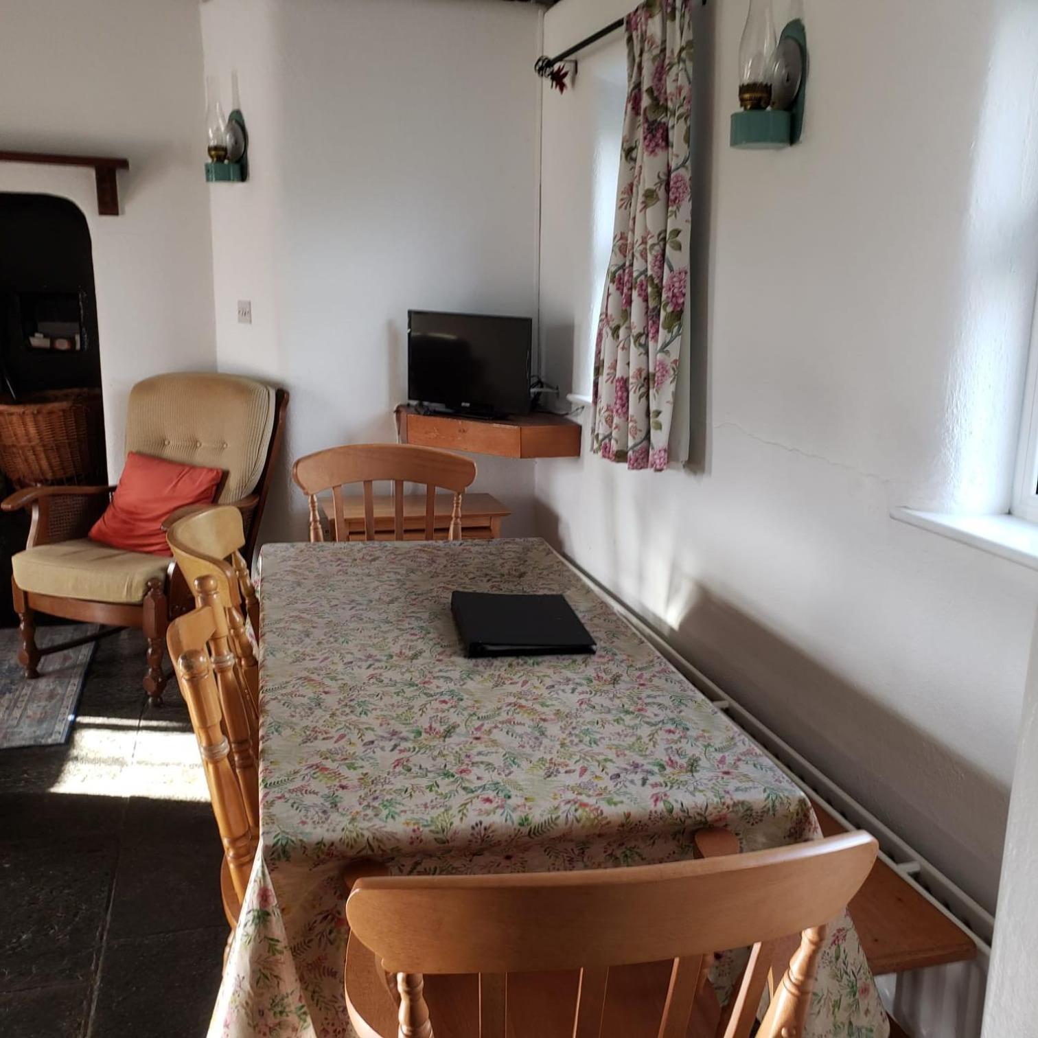 Louisburgh Cottages エクステリア 写真
